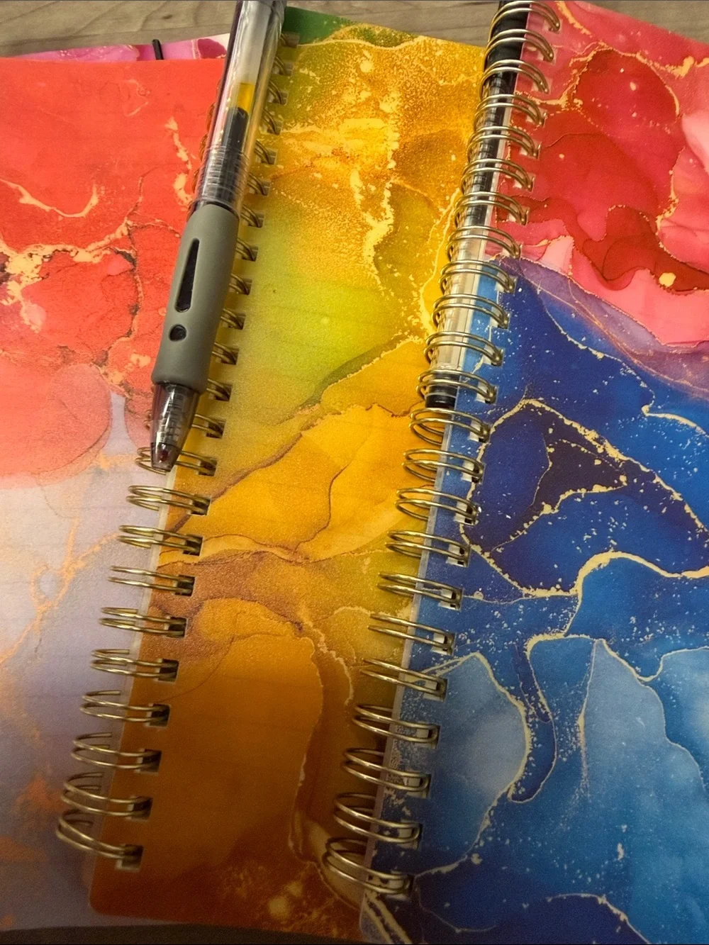 ❣️5/$25❣️ Abstract  Spiral Notebook with Elastic Band & pen. 🆕